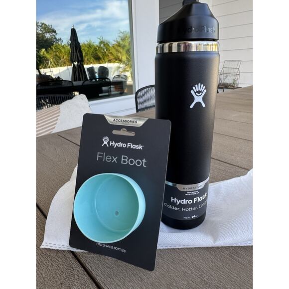 21 oz. Hydro Flask NEW Authentic Black With Aqua Blue Flex Boot Accessory - Picture 1 of 2